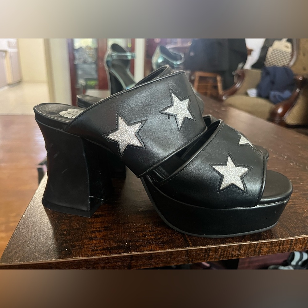 T.U.K star platform mules